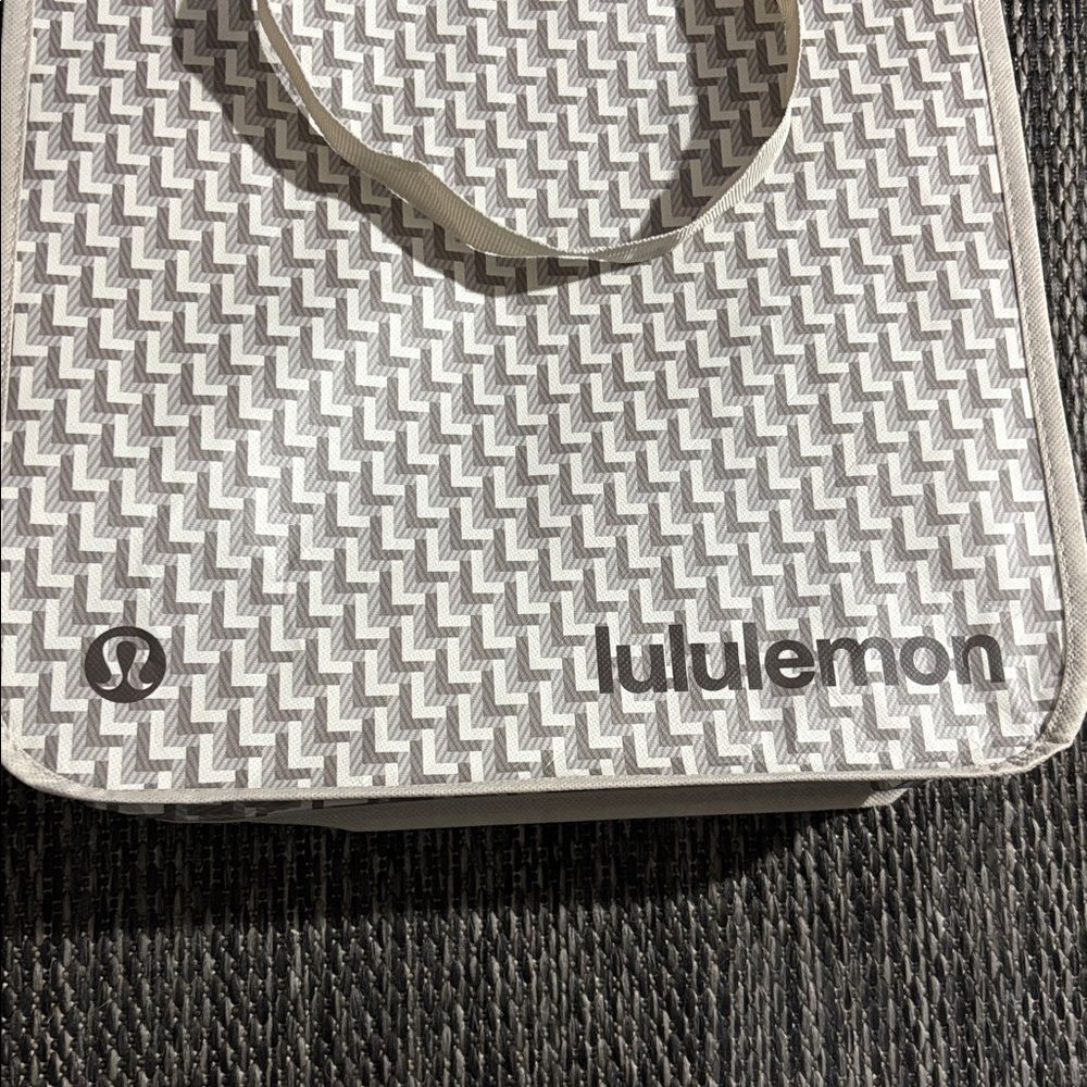 Lululemon reusable tote bag - Picture 4 of 4